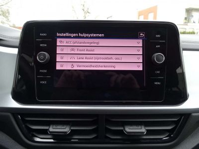 Volkswagen T-Roc 1.5TSi Style CARPLAY,VIRTUAL,ADAPT.CRUISE,PDC V+A  - 16