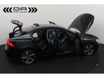 Volvo S60 T4 BENZINE R DESIGN SUMMUM  - 11