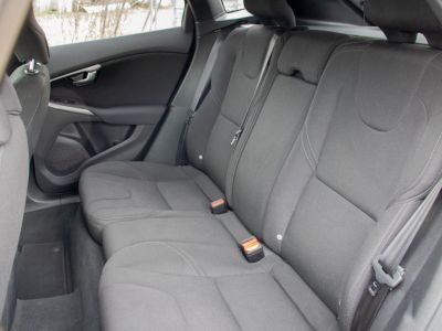 Volvo V40 2.0 D2 - HISTORIEK - AIRCO - CRUISECONTROL - PARKEERSENSOREN  - 15