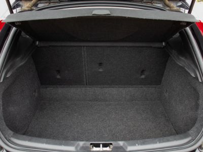 Volvo V40 2.0 D2 - HISTORIEK - AIRCO - CRUISECONTROL - PARKEERSENSOREN  - 30