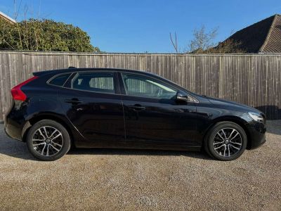 Volvo V40 2.0 T2 Momentum 16-NAVI-CRUISE-LED-PDC..  - 6