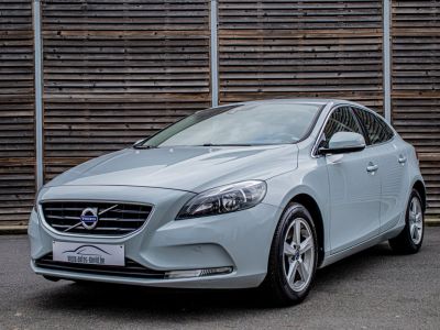 Volvo V40 T3 1.6i  - 1STE EIGENAAR - HISTORIEK - PARKEERSENSOREN - AIRCO - CRUISECONTROL  - 4