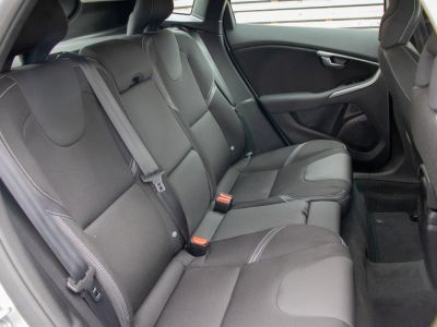 Volvo V40 T3 1.6i  - 1STE EIGENAAR - HISTORIEK - PARKEERSENSOREN - AIRCO - CRUISECONTROL  - 16