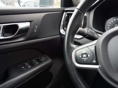 Volvo V60 2.0 D3 Momentum COCKPIT NAVI RADAR CLIMTRONIC 6DT  - 16