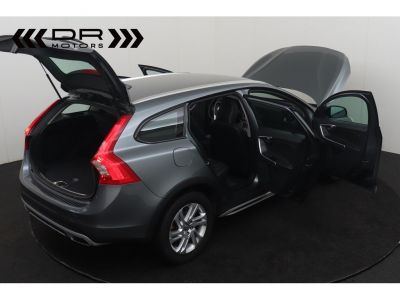 Volvo V60 Cross Country D3 - LEDER NAVI  - 10