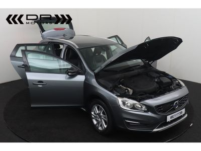 Volvo V60 Cross Country D3 - LEDER NAVI  - 12