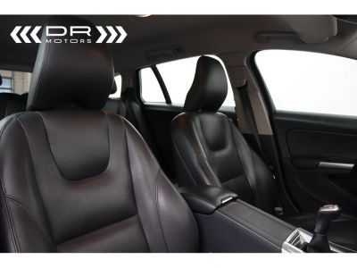 Volvo V60 Cross Country D3 - LEDER NAVI  - 14