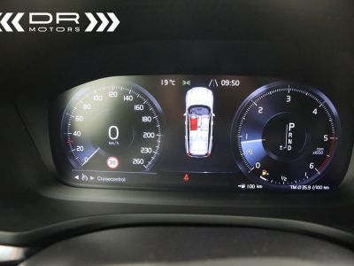 Volvo V60 D3 Geartronic MOMENTUM PRO - LED NAVI TREKHAAK MIRROR LINK SLECHTS 37.219km  - 30