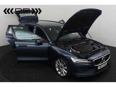 Volvo V60 D3 MOMENTUM - LEDER LED NAVI MIRRORLINK  - 11