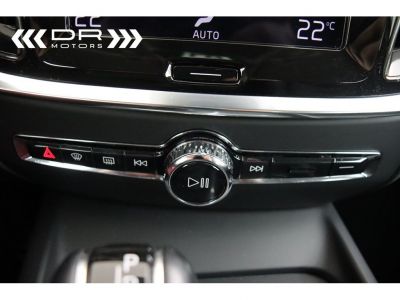 Volvo V60 D3 MOMENTUM - LEDER LED NAVI MIRRORLINK  - 23