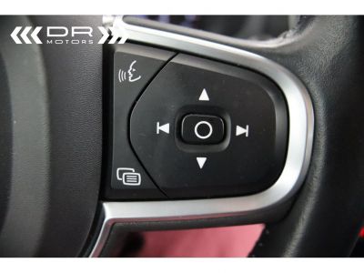 Volvo V60 D3 MOMENTUM - LEDER LED NAVI MIRRORLINK  - 33