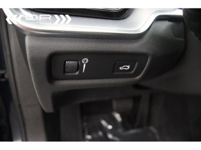 Volvo V60 D3 MOMENTUM - LEDER LED NAVI MIRRORLINK  - 34