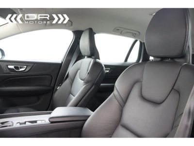 Volvo V60 D3 MOMENTUM - LEDER LED NAVI MIRRORLINK  - 35