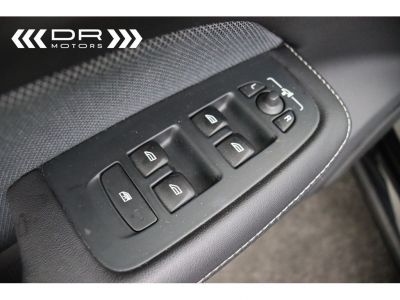 Volvo V60 D3 R DESIGN - LEDER LED MIRROR LINK  - 39