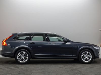 Volvo V90 CrossCountry D4 190 AWD Geartr - <small></small> 43.790 € <small>TTC</small> - #3