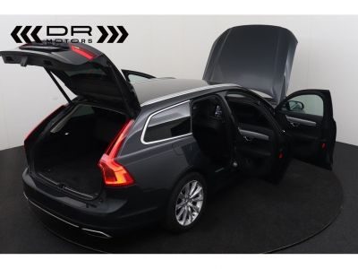 Volvo V90 T8 PLUG-IN - 46gr CO2 MOMENTUM LEDER NAVI  - 12