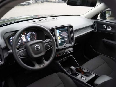 Volvo XC40 1.5 T2 Momentum Geartronic CARPLAY, NAVI, CRUISE  - 3