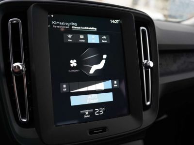 Volvo XC40 1.5 T2 Momentum Geartronic CARPLAY, NAVI, CRUISE  - 18