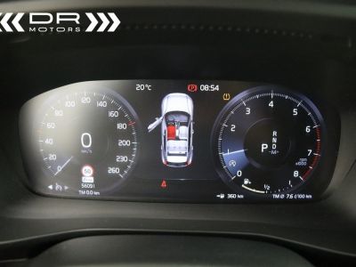 Volvo XC40 T2 MOMENTUM CORE - BLUETOOTH DAB  - 32