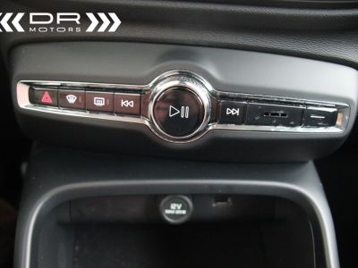 Volvo XC40 T2 MOMENTUM CORE - NAVI DAB  - 23