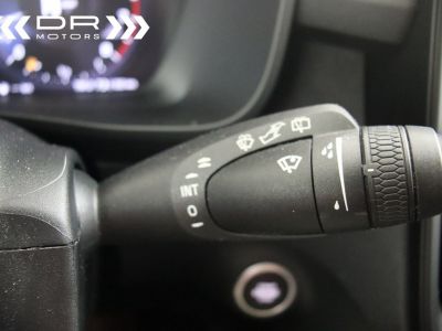 Volvo XC40 T2 MOMENTUM CORE - NAVI DAB  - 32