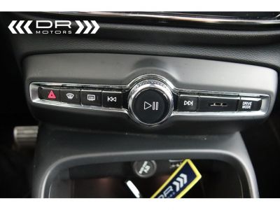 Volvo XC40 T4 FULL HYBRID - R DESIGN NAVI LED PANODAK HARMAN KARDON  - 25