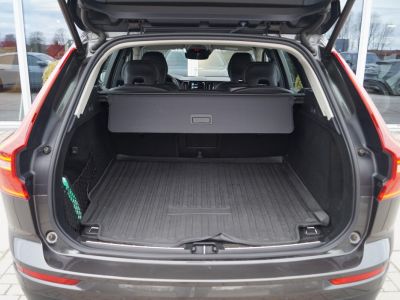 Volvo XC60 B4 AWD Geartronic Momentum Pro Leder  - 6