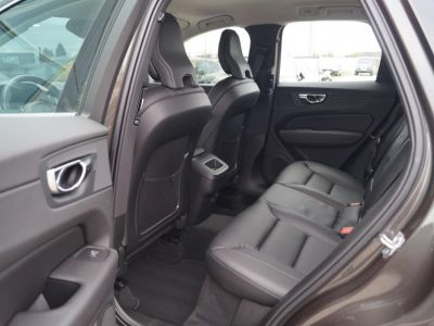 Volvo XC60 B4 AWD Geartronic Momentum Pro Leder  - 8