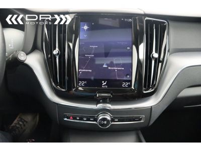 Volvo XC60 T8 AWD GEARTRONIC MOMENTUM - PANODAK NAVI LED LEDER  - 17