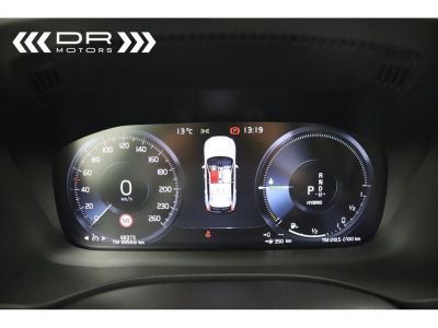 Volvo XC60 T8 AWD GEARTRONIC MOMENTUM PRO - PANODAK NAVI LED LEDER TREKHAAK  - 17