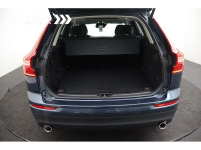 Volvo XC60 T8 AWD GEARTRONIC MOMENTUM PRO - PANODAK NAVI LED LEDER TREKHAAK  - 32