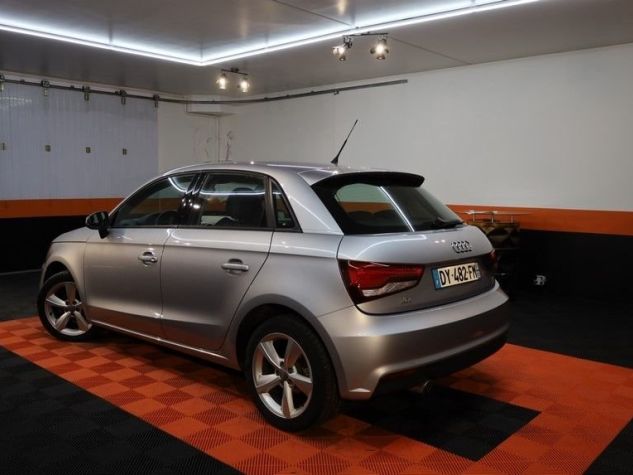 Audi A1 Sportback 1.4 TDI 90CH ULTRA AMBIENTE Occasion - Photo 4