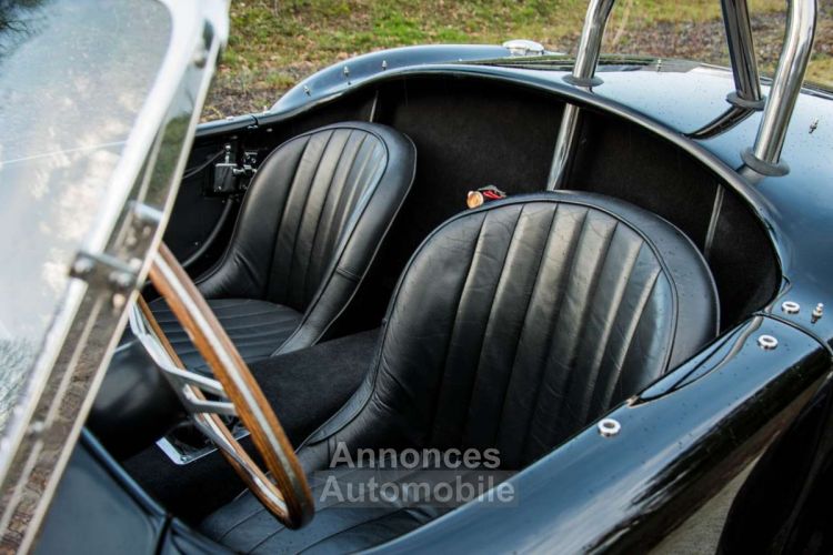 AC Cobra SUPERFORMANCE III 427 700 HP V8 4 SPEED - <small></small> 169.950 € <small>TTC</small> - #24