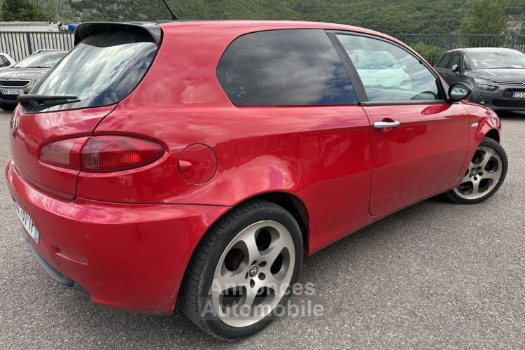 Alfa Romeo 147 1.6 105CH DESIGN TI 3P - <small></small> 4.990 € <small>TTC</small> - #3