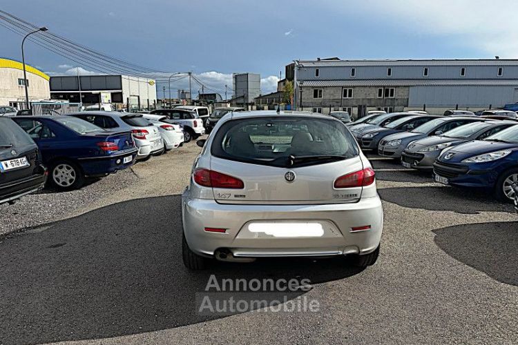 Alfa Romeo 147 1.6 105CH DESIGN TI 5P - <small></small> 3.999 € <small>TTC</small> - #6