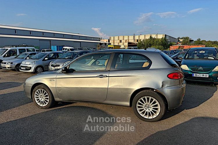 Alfa Romeo 147 1.6 120CH SELECTIVE 5P - <small></small> 3.999 € <small>TTC</small> - #8