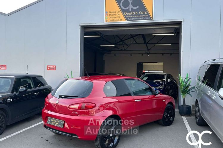 Alfa Romeo 147 1.9 JTD FAIBLE KILOMETRAGE - <small></small> 4.990 € <small>TTC</small> - #21