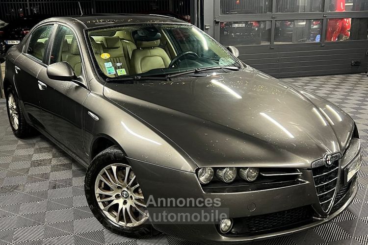 Alfa Romeo 159 1.9 JTDM 120 Cv INTERIEUR CUIR BLUETOOTH REGULATEUR / 93 550 Kms - GARANTIE 1 AN - <small></small> 7.970 € <small>TTC</small> - #2