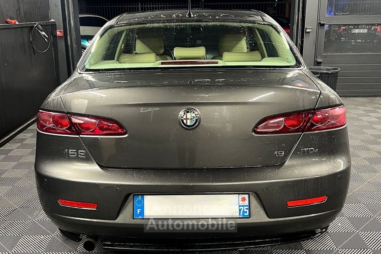 Alfa Romeo 159 1.9 JTDM 120 Cv INTERIEUR CUIR BLUETOOTH REGULATEUR / 93 550 Kms - GARANTIE 1 AN - <small></small> 7.970 € <small>TTC</small> - #5