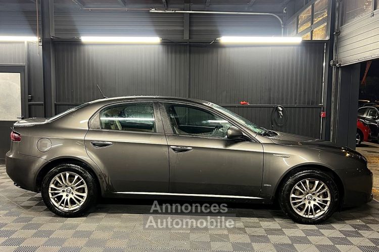 Alfa Romeo 159 1.9 JTDM 120 Cv INTERIEUR CUIR BLUETOOTH REGULATEUR / 93 550 Kms - GARANTIE 1 AN - <small></small> 7.970 € <small>TTC</small> - #6