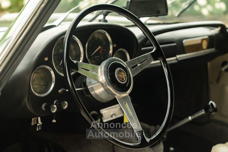 Alfa Romeo 2600 SPIDER TOURING - <small></small> 139.000 € <small></small> - #19