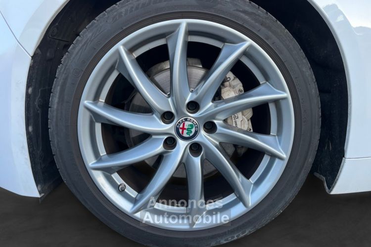 Alfa Romeo Giulia 2.0 TB 200 ch AT8 Sport - <small></small> 26.990 € <small>TTC</small> - #15