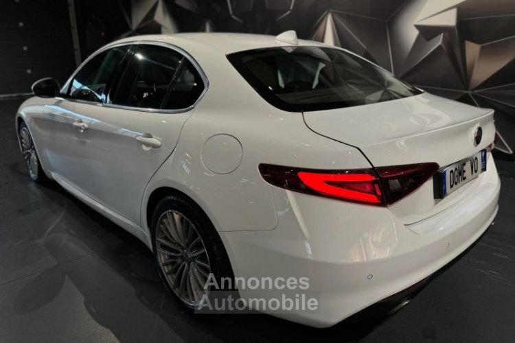 Alfa Romeo Giulia 2.0 TB 200CH AT8 - <small></small> 24.490 € <small>TTC</small> - #4