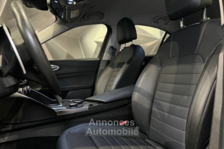 Alfa Romeo Giulia 2.0 TB 200CH AT8 - <small></small> 24.490 € <small>TTC</small> - #9