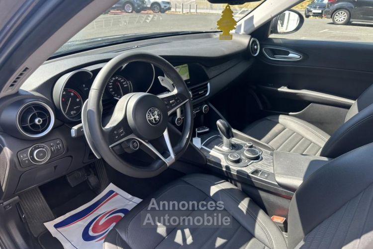 Alfa Romeo Giulia 2.2 D - 190 - BVA 2019 Super GPS + Camera AR - <small></small> 23.990 € <small>TTC</small> - #10