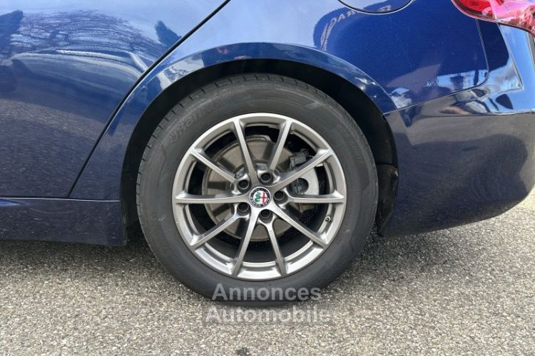 Alfa Romeo Giulia 2.2 JTD 150CH SUPER AT8 - <small></small> 13.990 € <small>TTC</small> - #18