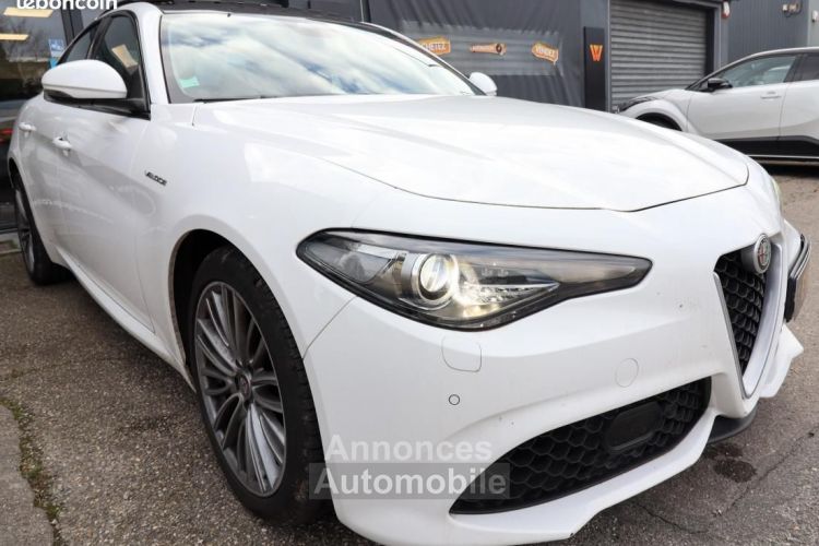 Alfa Romeo Giulia 2.2 JTD 210 VELOCE Q4 BVA + TOIT OUVRANT SIEGES AV CHAUFFANTS ELECTRIQUES A M... - <small></small> 18.489 € <small>TTC</small> - #8