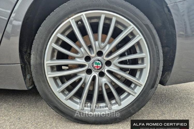 Alfa Romeo Giulia 2.2 JTD 210ch Veloce Q4 AT8 - <small></small> 23.890 € <small>TTC</small> - #11