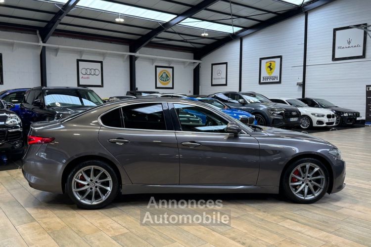 Alfa Romeo Giulia VELOCE 2.2 JTD Q4 AT8 210CV CAM/SIEGE ET VOLANT CHAUFFANT - <small></small> 25.990 € <small>TTC</small> - #4