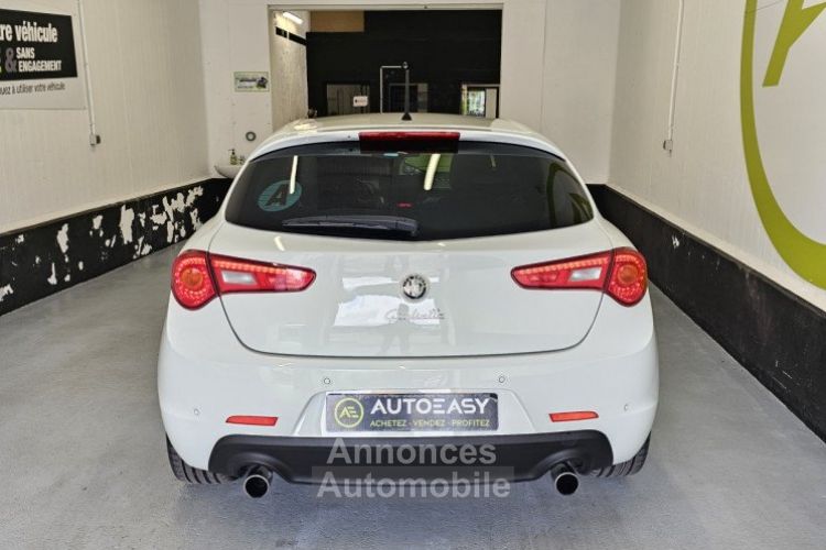 Alfa Romeo Giulietta  Quadrifoglio Verde 1.8 235 clim prise auxiliaire révision ok - <small></small> 9.990 € <small>TTC</small> - #4